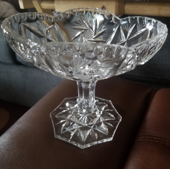 VINTAGE PINWHEEL FOOTED CANDY DISH - Picture 1 of 3